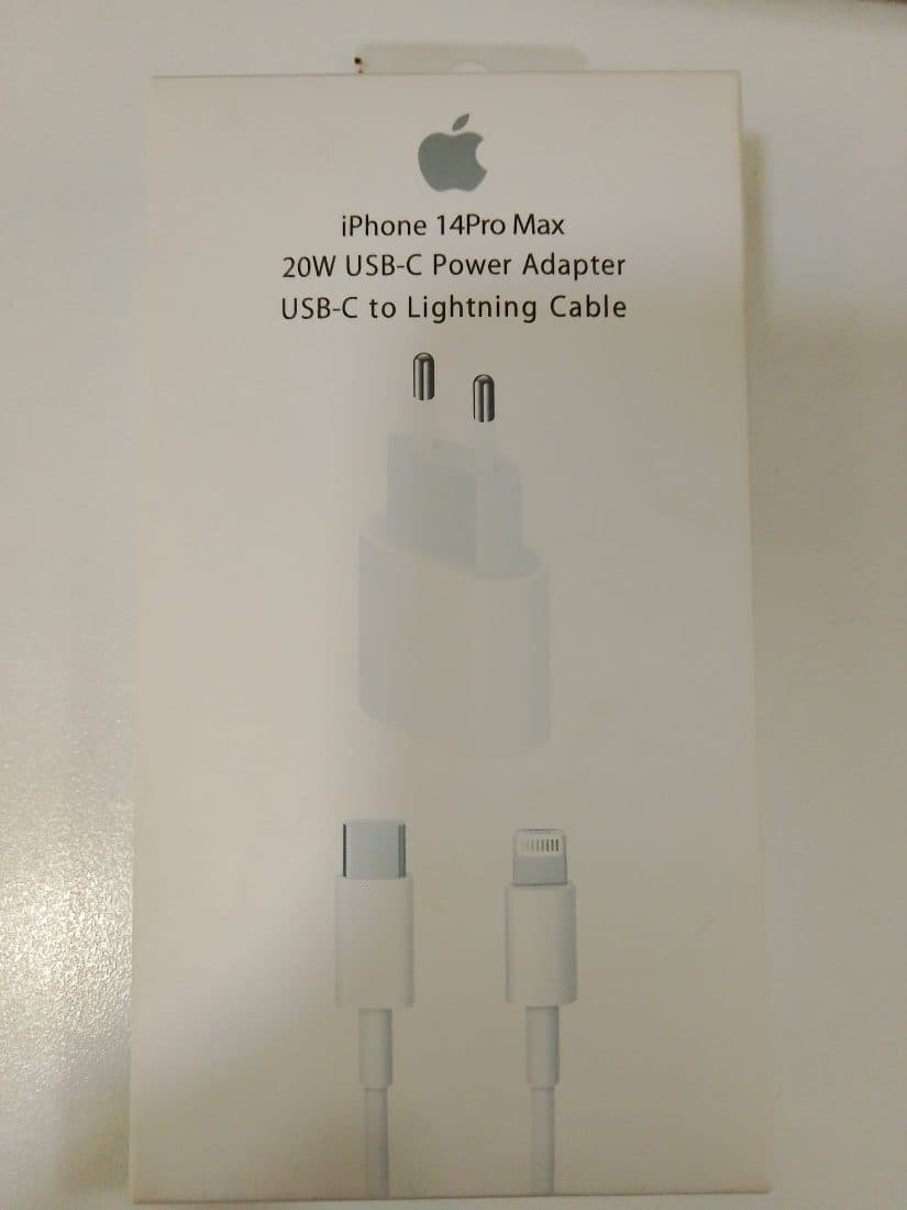 Apple 20W USB-C Power Adapter + USB-C to Lightning Cable (for iPhone 14 Pro Max)