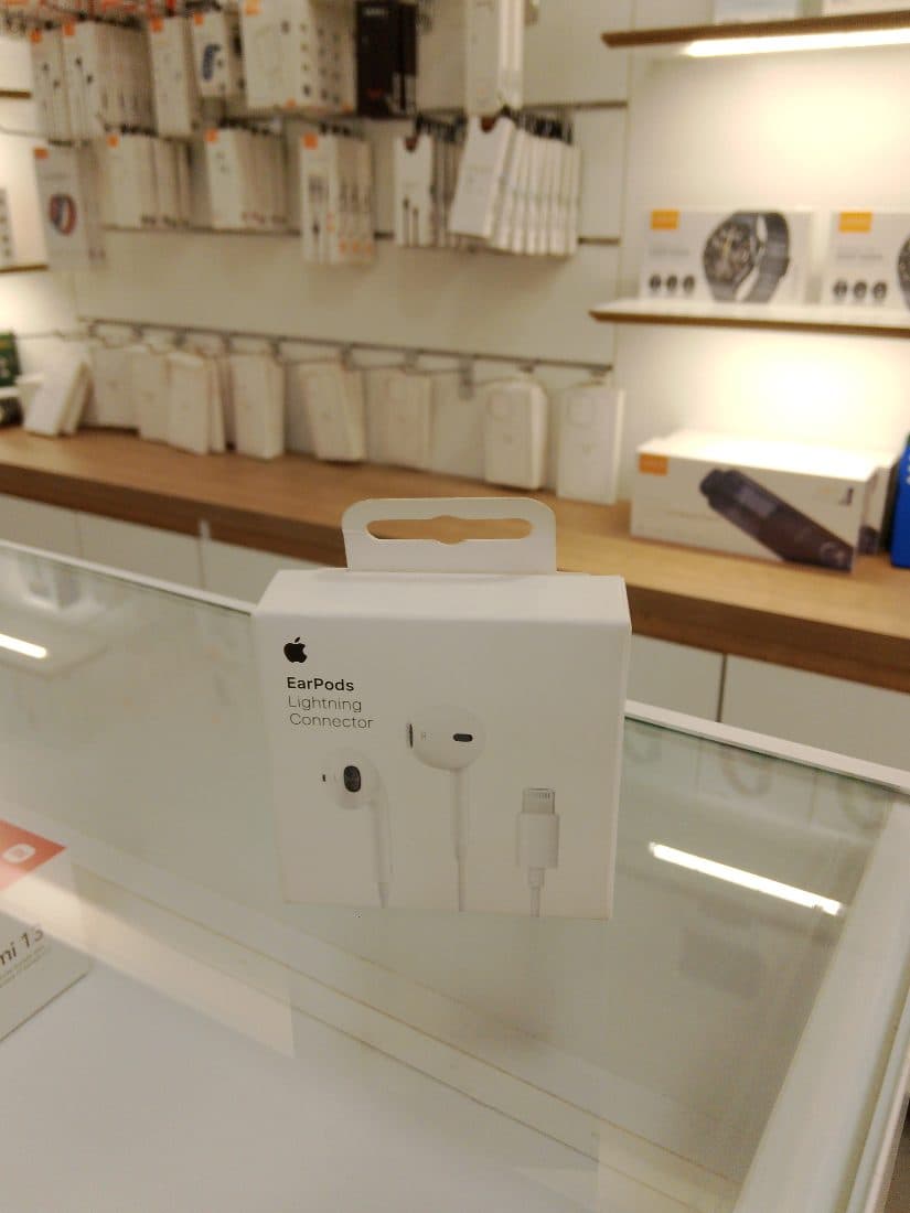 Apple EarPods with Lightning Connector