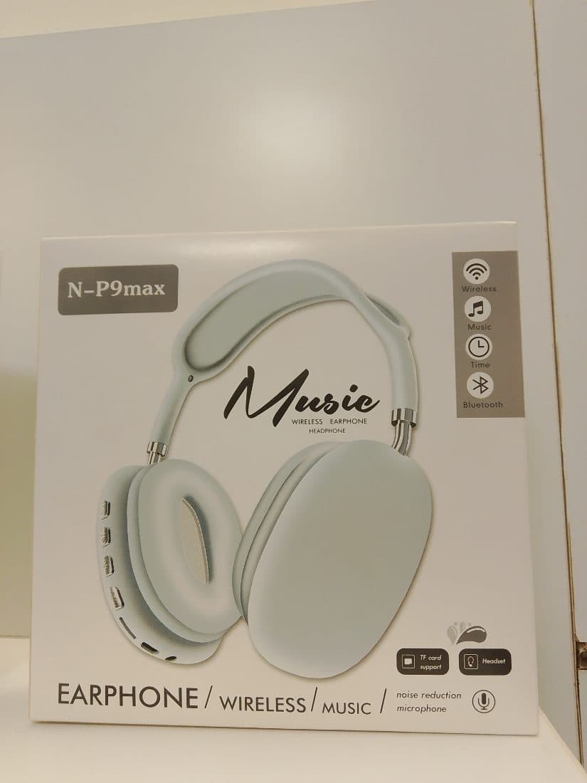 P47 Wireless Bluetooth Headphones (FM Radio & TF Card)